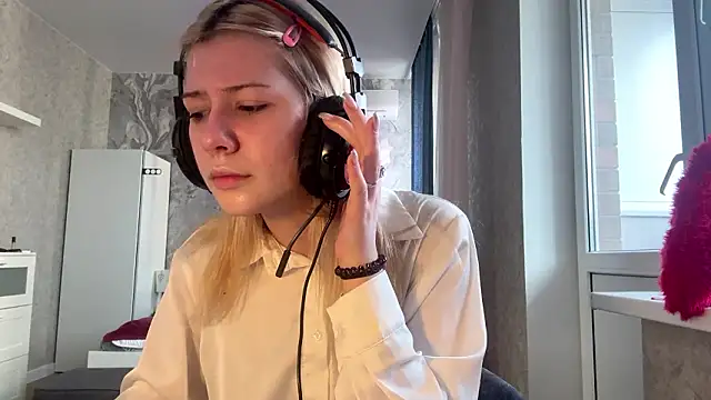 Snapshot of LadyFoxLove chatting on 02.11.26 LadyFoxLove online show from 02.11.26