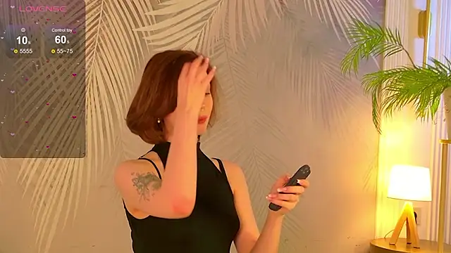 Snapshot of VivanWestwood chatting on 02.27.26 VivanWestwood online show from 02.27.26