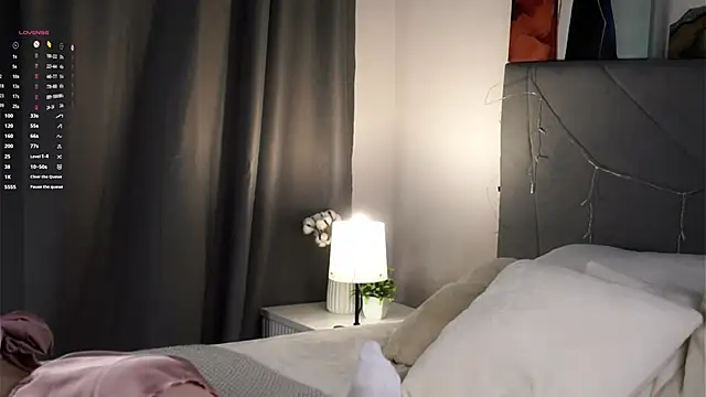 Snapshot of BlondellBolio chatting on 02.25.26 BlondellBolio online show from 02.25.26