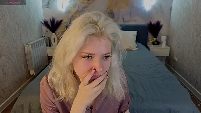 Snapshot of Kate_Krose chatting on 02.17.26 Kate Krose online show from 02.17.26