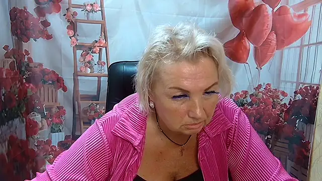 Snapshot of RenataDaster chatting on 07.05.26 RenataDaster online show from 07.05.26