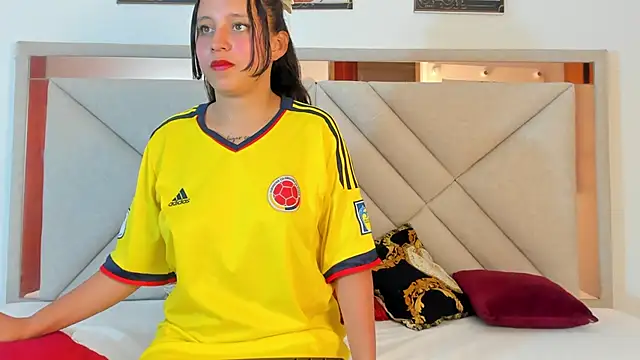 Snapshot of AmberQueen1 chatting on 02.17.26 AmberQueen1 online show from 02.17.26