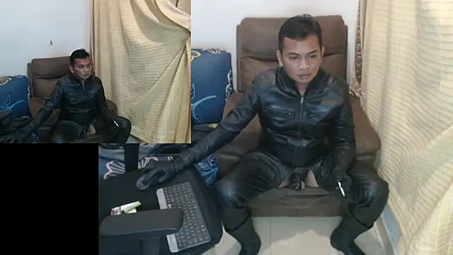 Leatherbdsm81 online show from 06.08.26