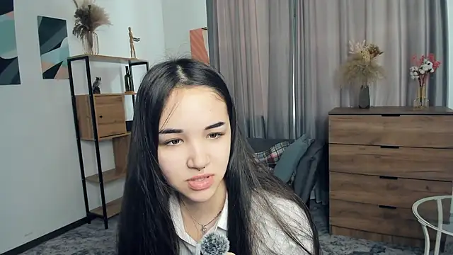 AvantgardAlone online show from 02.11.26