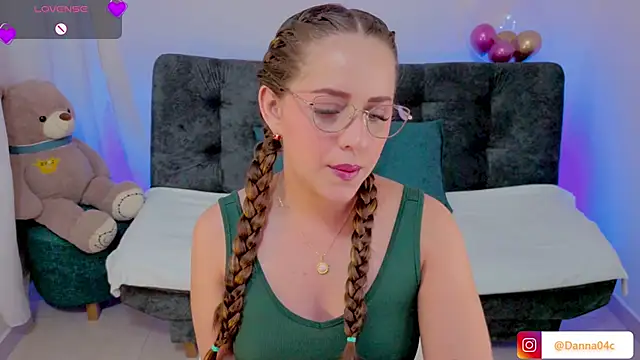 DannaCouper  online show from 03.30.26