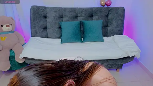 DannaCouper  online show from 04.17.26