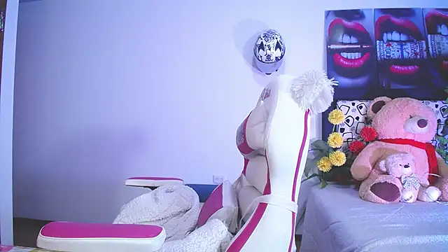 Snapshot of lika_little0 chatting on 06.19.26 lika little0 online show from 06.19.26