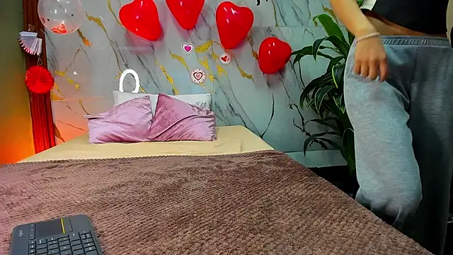 Amanda Rossi online show from 02.15.26