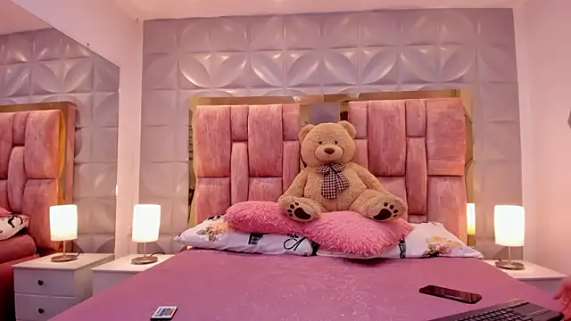 Paris Velvet online show from 03.26.26