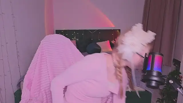 Snapshot of alicedews chatting on 02.09.26 alicedews online show from 02.09.26