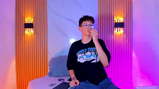 Christopher Hunter online show from 02.20.26