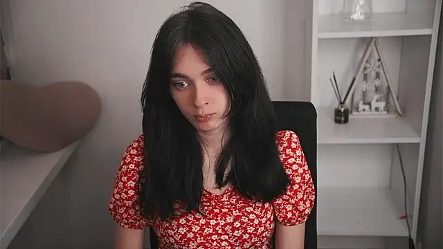 Snapshot of GinnyKittle chatting on 02.12.26 GinnyKittle online show from 02.12.26