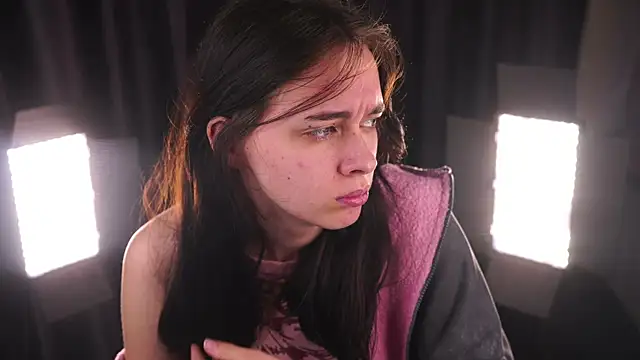 Snapshot of GinnyKittle chatting on 02.15.26 GinnyKittle online show from 02.15.26