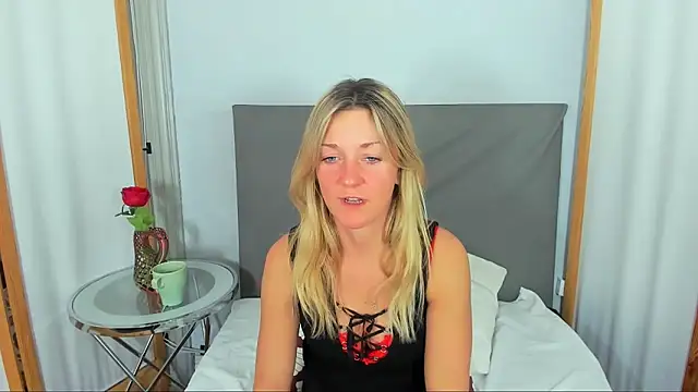 Snapshot of MileyXStar chatting on 02.23.26 MileyXStar online show from 02.23.26