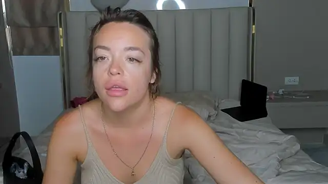 stellaa quenn online show from 03.06.26