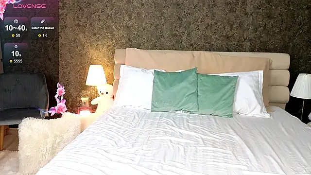 AuraM00n online show from 03.24.26