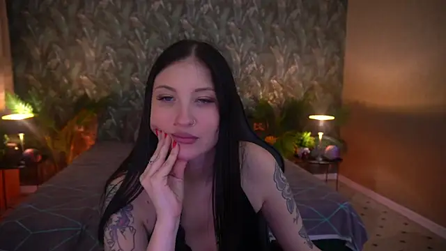 Snapshot of LunaaMay chatting on 05.11.26 LunaaMay online show from 05.11.26