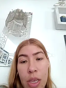 Snapshot of maddie-sar chatting on 03.22.26 maddie-sar online show from 03.22.26