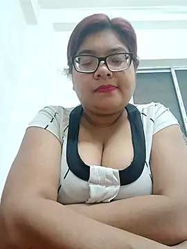 Snapshot of Elie_Hallway chatting on 02.12.26 Elie Hallway online show from 02.12.26