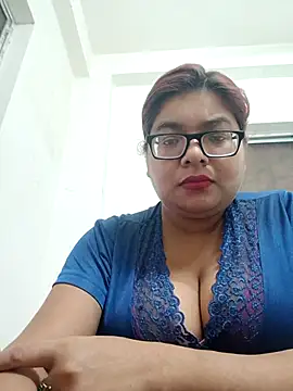 Elie Hallway online show from 03.11.26