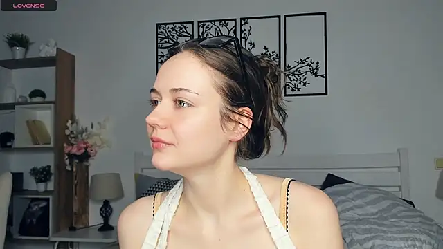 Snapshot of MalvinaTrafford chatting on 02.14.26 MalvinaTrafford online show from 02.14.26