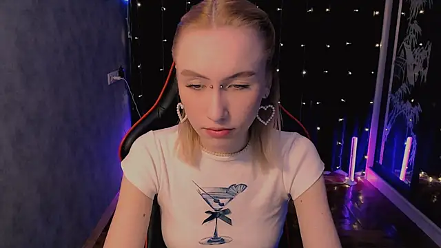 Snapshot of crybambi chatting on 02.13.26 crybambi online show from 02.13.26