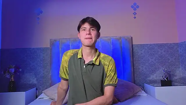 Snapshot of Derek_Sinn chatting on 02.24.26 Derek Sinn online show from 02.24.26