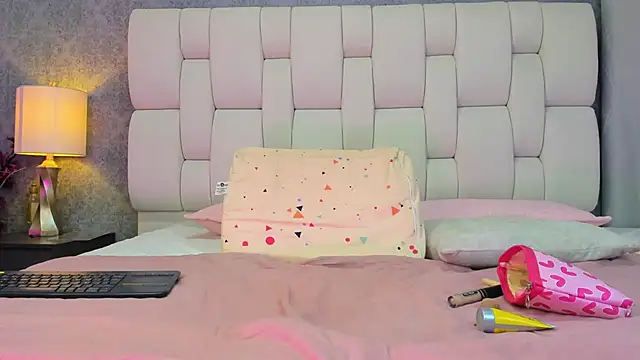 Snapshot of sophiaa10 chatting on 02.06.26 sophiaa10 online show from 02.06.26