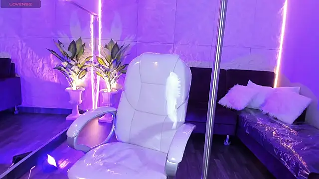 Snapshot of Ravenn21x chatting on 02.07.26 Ravenn21x online show from 02.07.26