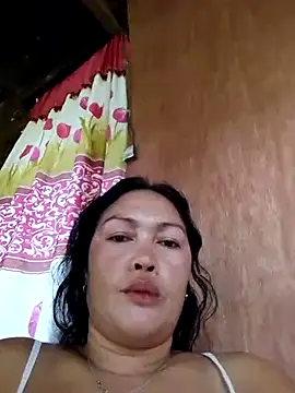Snapshot of sexymom_siovie chatting on 06.23.26 sexymom siovie online show from 06.23.26