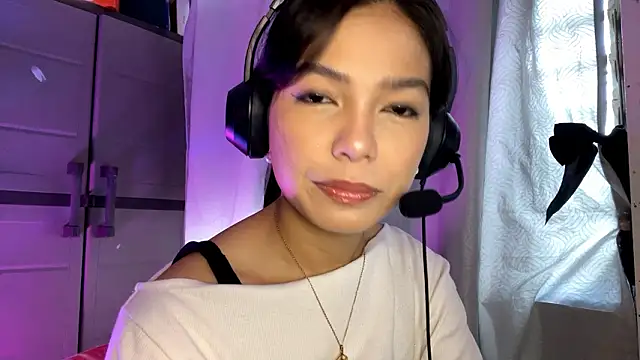 Snapshot of ConstancePorrini chatting on 02.24.26 ConstancePorrini online show from 02.24.26