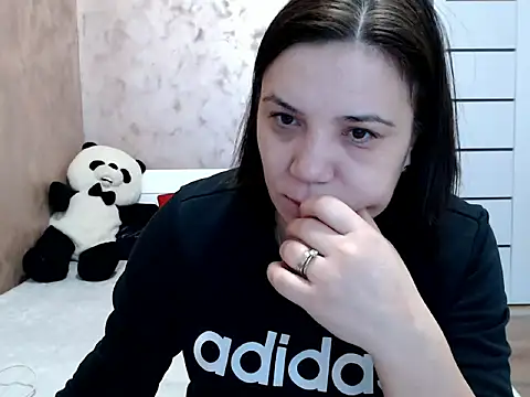 Snapshot of LorraGrey chatting on 02.04.26 LorraGrey online show from 02.04.26