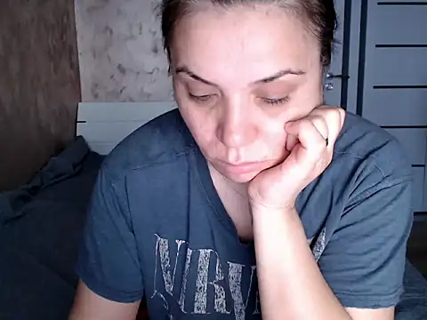 LorraGrey online show from 04.14.26