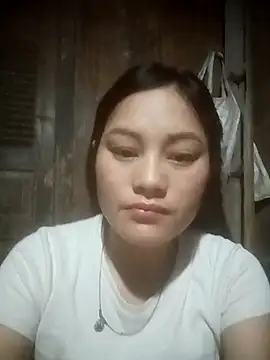 Snapshot of Momo-biki chatting on 04.04.26 Momo-biki online show from 04.04.26