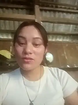 Snapshot of Momo-biki chatting on 04.09.26 Momo-biki online show from 04.09.26