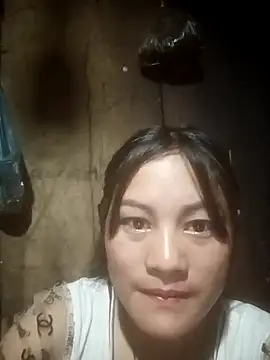 Snapshot of Momo-biki chatting on 04.10.26 Momo-biki online show from 04.10.26