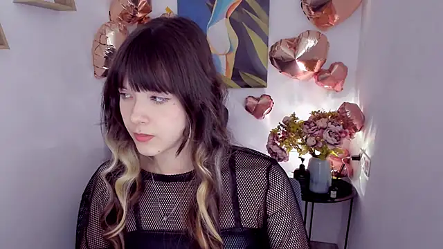 Snapshot of GentleTeas chatting on 02.05.26 GentleTeas online show from 02.05.26