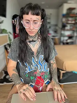 Snapshot of xsadtanas chatting on 02.23.26 xsadtanas online show from 02.23.26