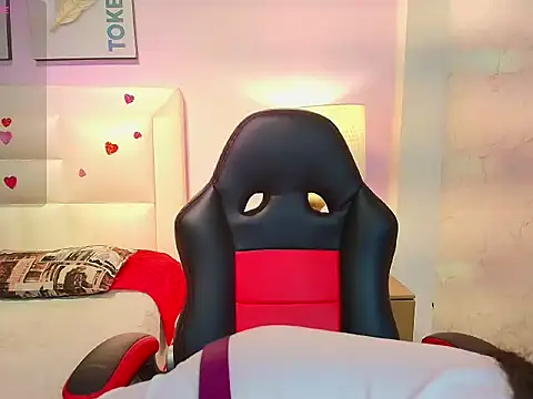 Snapshot of AmyTorres_ chatting on 02.20.26 AmyTorres online show from 02.20.26