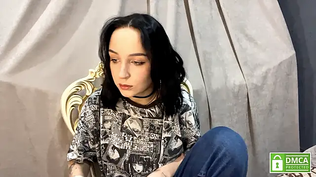 Snapshot of Sylynisem chatting on 02.26.26 Sylynisem online show from 02.26.26