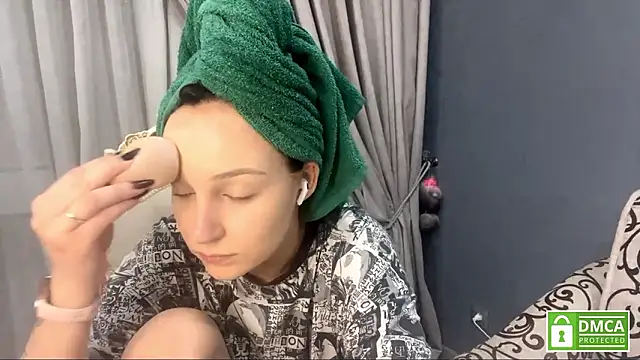 Snapshot of Sylynisem chatting on 03.02.26 Sylynisem online show from 03.02.26