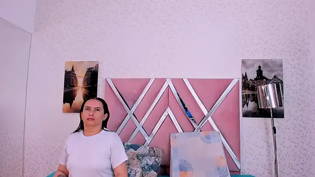 Snapshot of natasha_and_zoe chatting on 03.01.26 natasha and zoe online show from 03.01.26