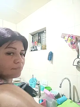 Erica  brooks online show from 04.22.26