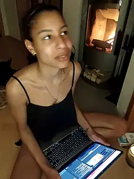 YaraEstelle online show from 03.08.26