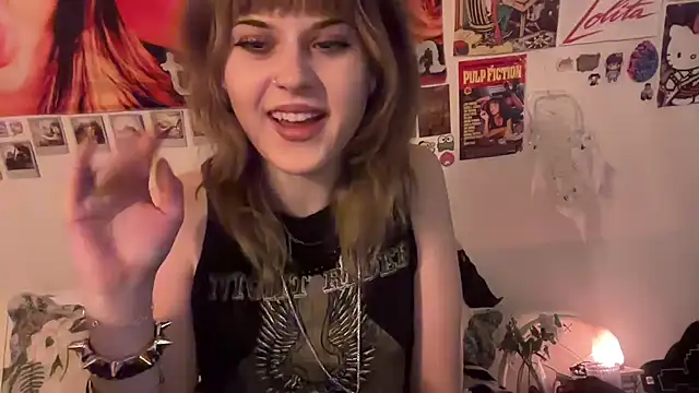 Snapshot of meganflowerz chatting on 02.07.26 meganflowerz online show from 02.07.26