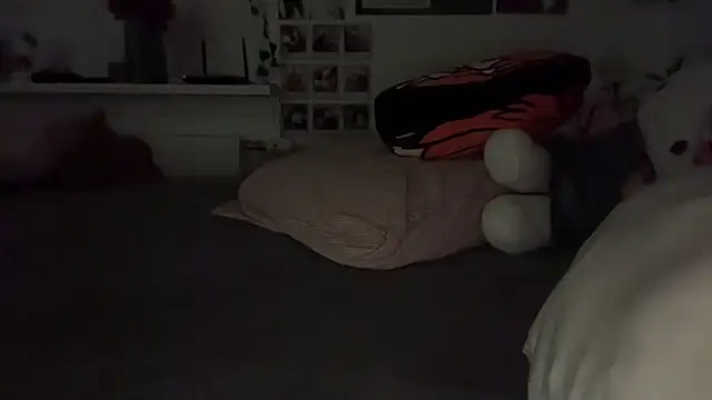 Snapshot of meganflowerz chatting on 02.08.26 meganflowerz online show from 02.08.26