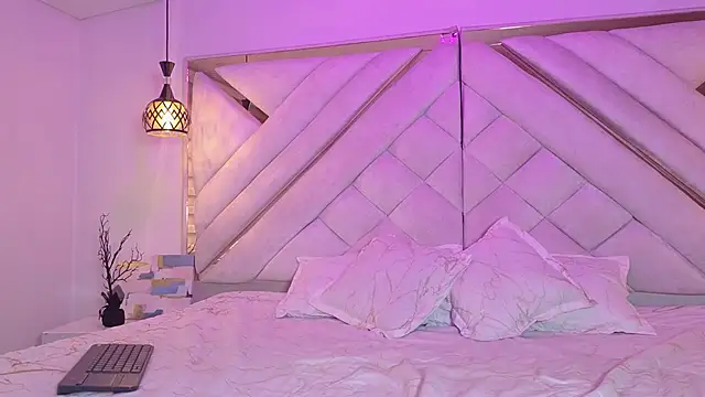 Snapshot of nilaynoa chatting on 02.17.26 nilaynoa online show from 02.17.26