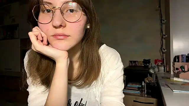 Snapshot of Miaaa_Moon chatting on 02.10.26 Miaaa Moon online show from 02.10.26