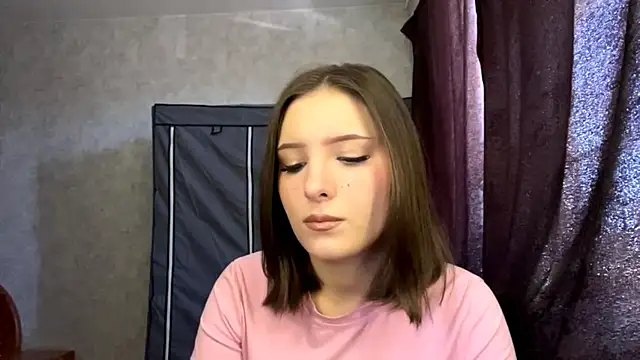 FoxieFlare online show from 04.05.26