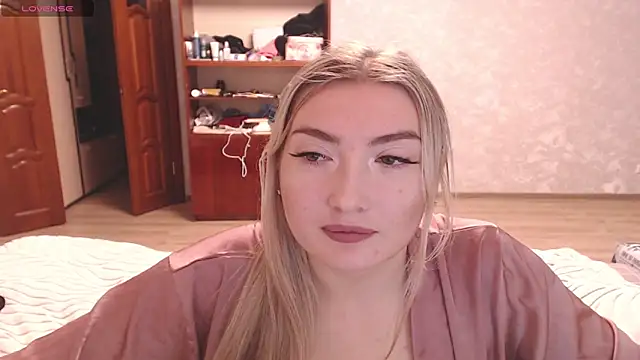 Snapshot of MiraRoy chatting on 02.09.26 MiraRoy online show from 02.09.26